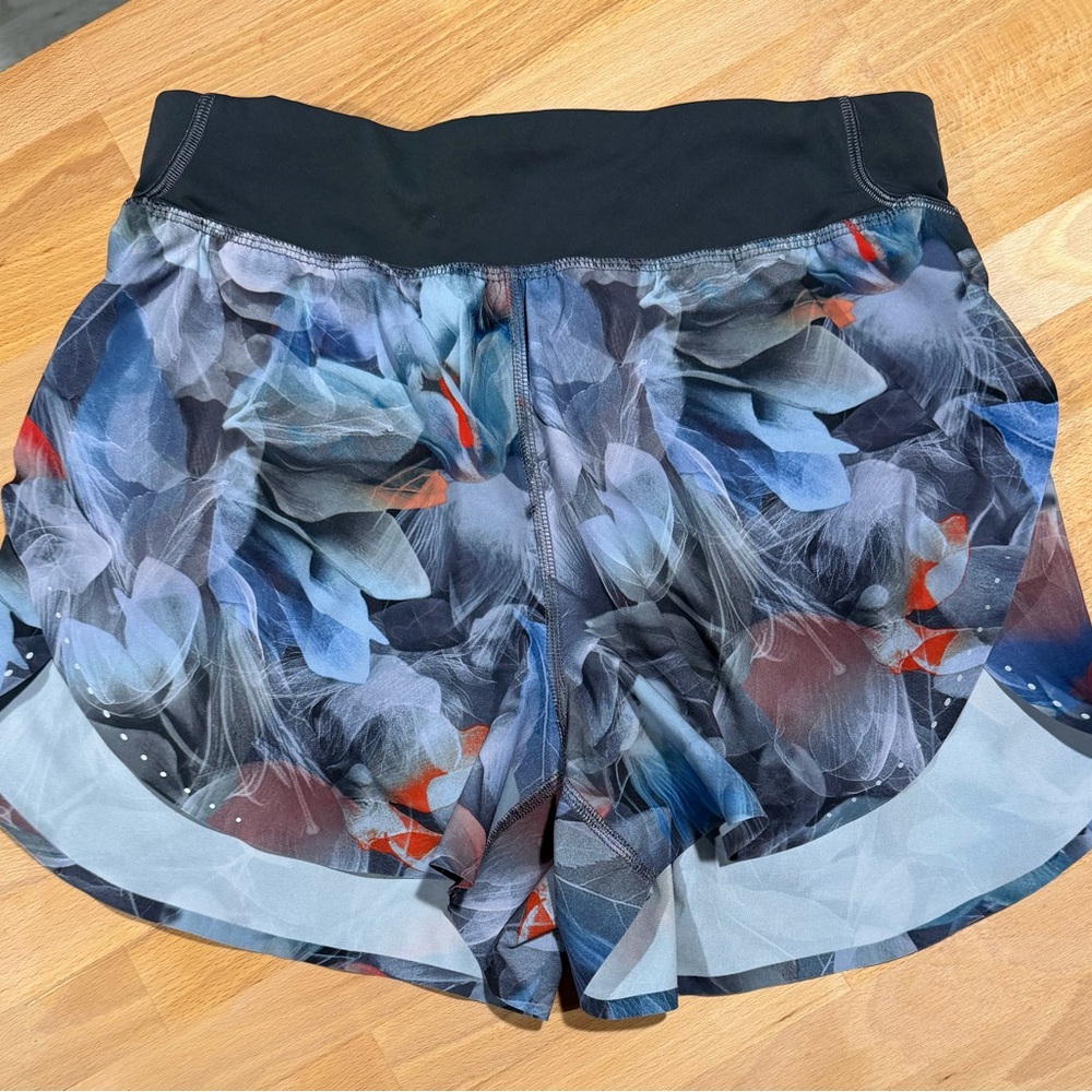 Lululemon Women's Multicolor Shorts, size 4